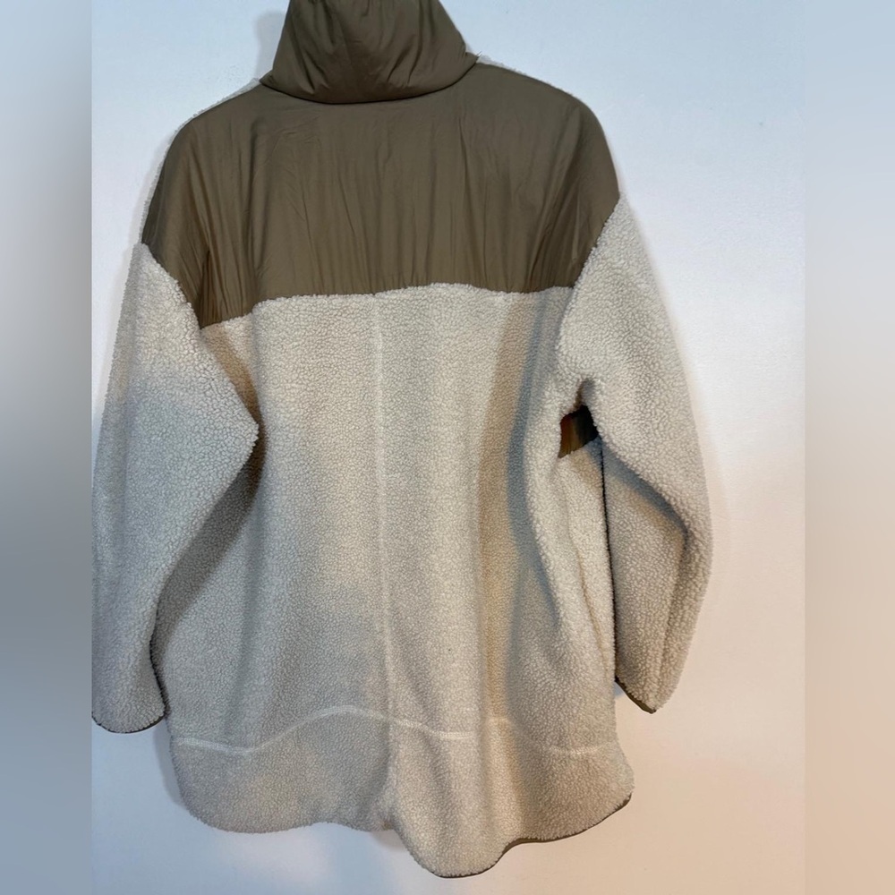 H&M Sherpa Fleece Jacket with Nylon Panel & Neon Zipper Pull – Size L - Picture 4 of 8